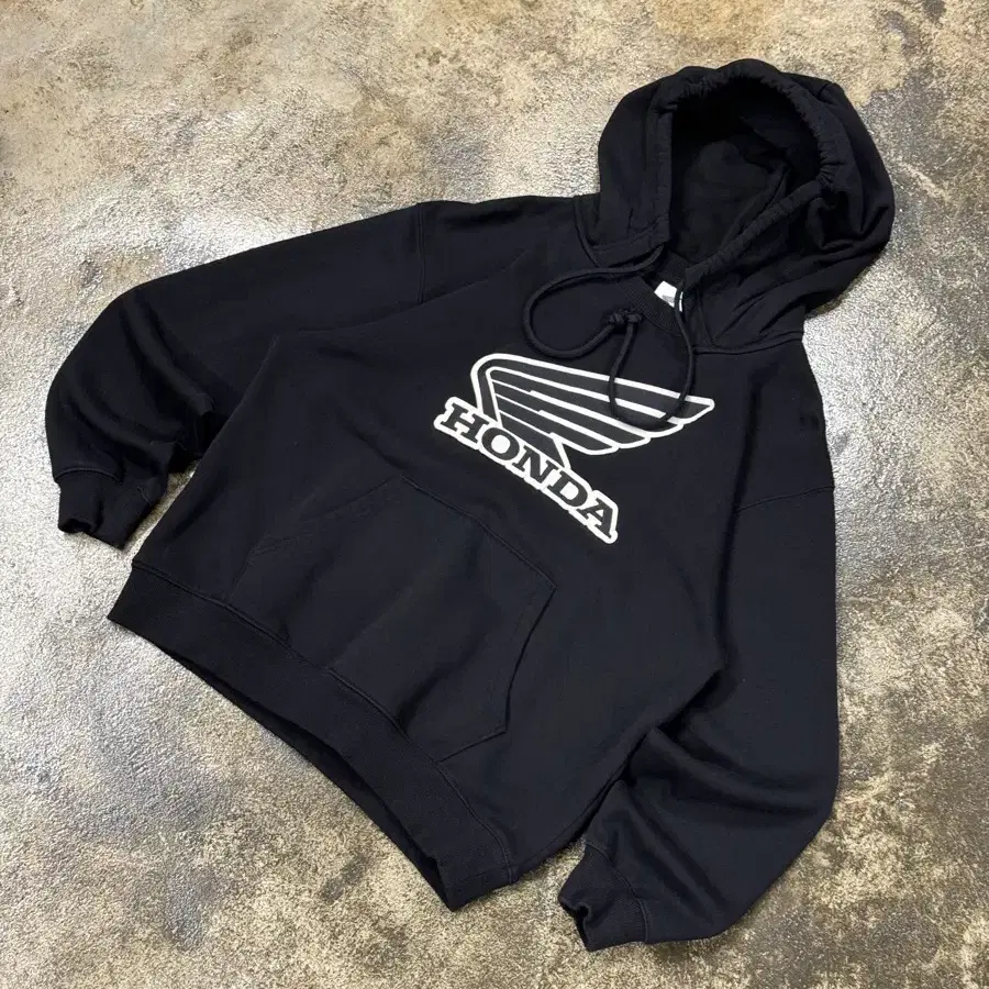 GU x HONDA Logo Hooded Sweatshirt