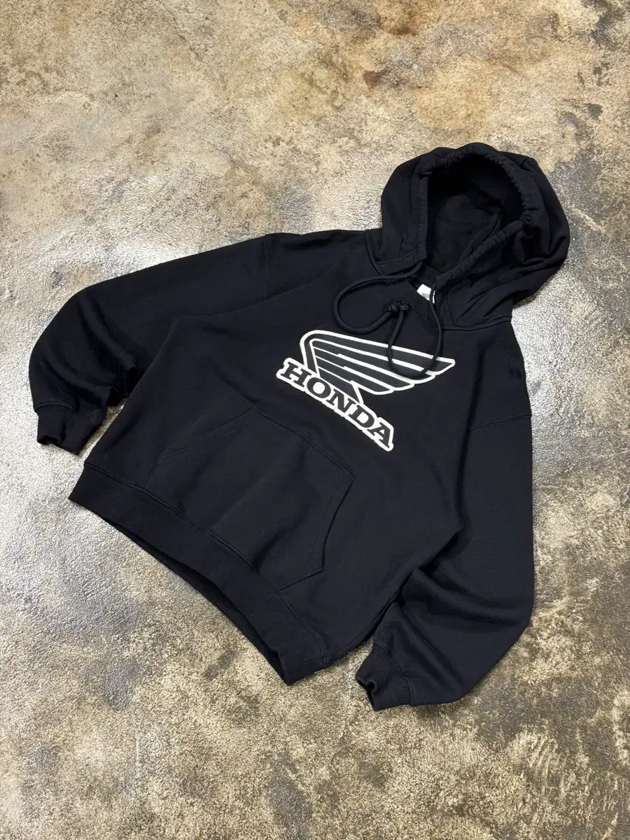 GU x HONDA Logo Hooded Sweatshirt