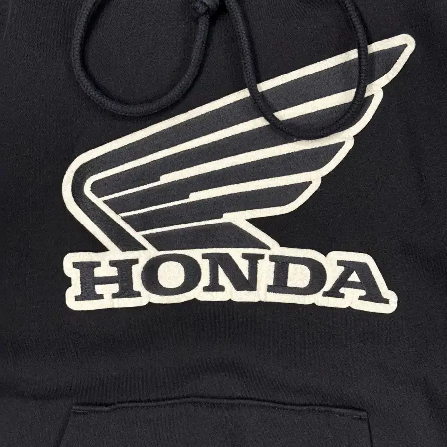 GU x HONDA Logo Hooded Sweatshirt