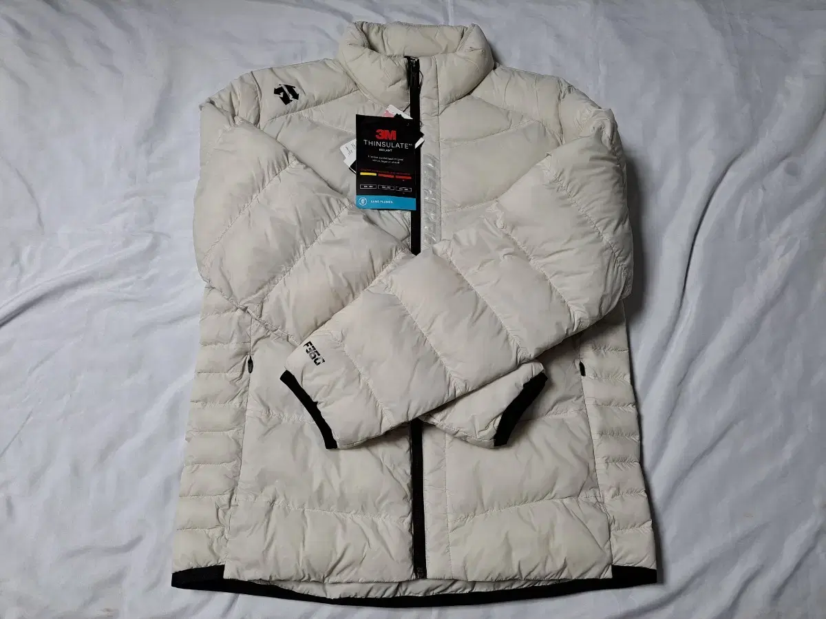 (New/100) Descent F360 3M synthetic padded jacket