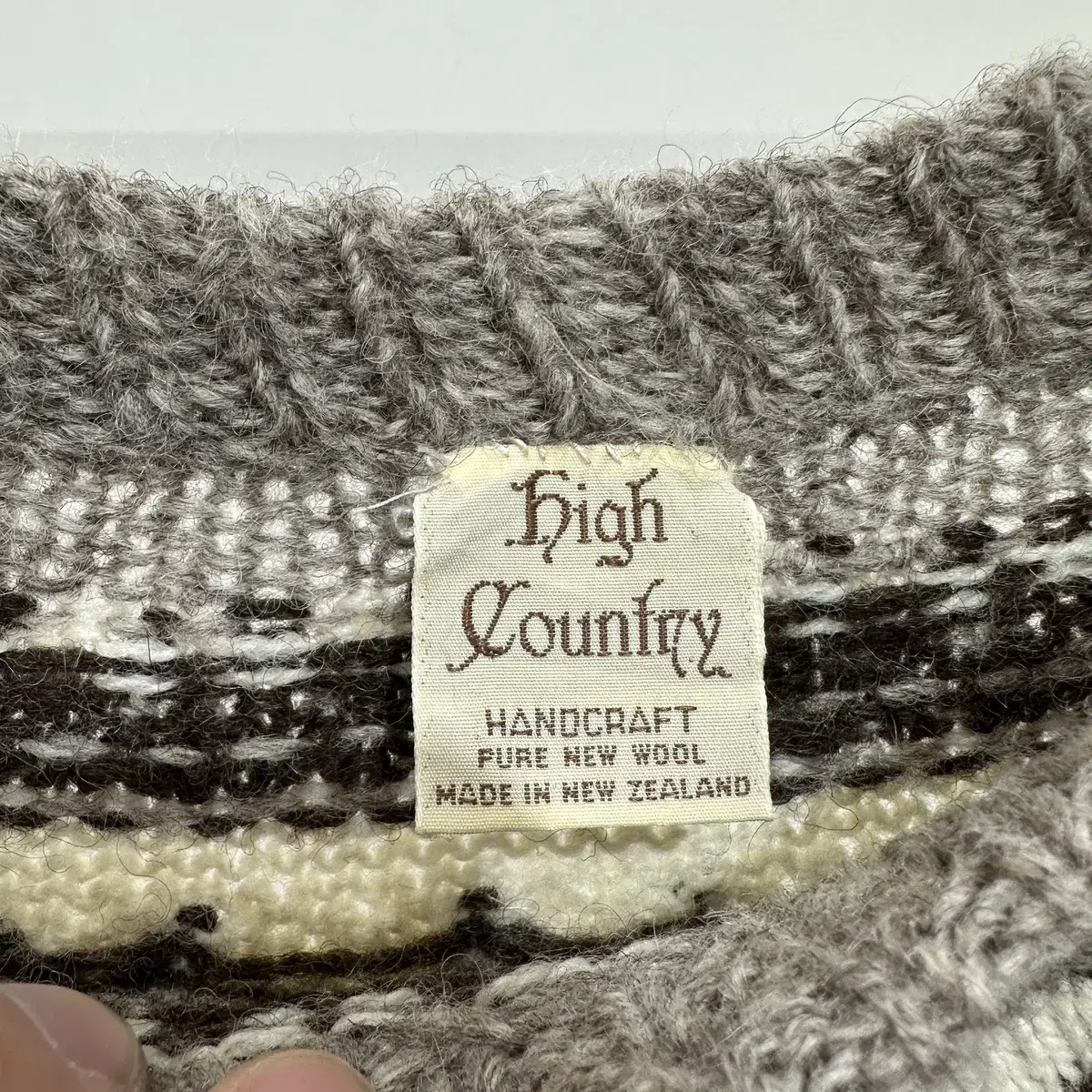 HIGH COUNTRY (Made in Newzealand) 스웨터