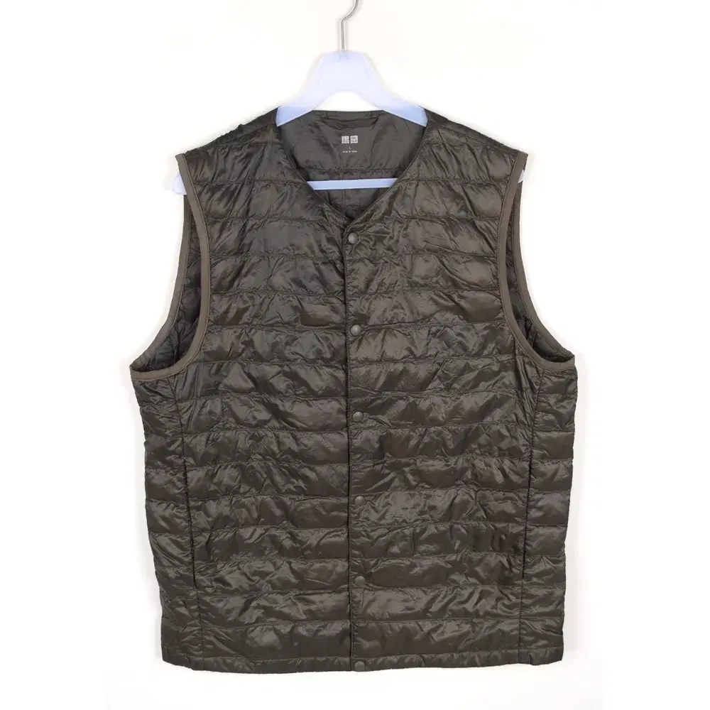 Uniqlo Lightweight down padded vest Men'sL Vest OT10632