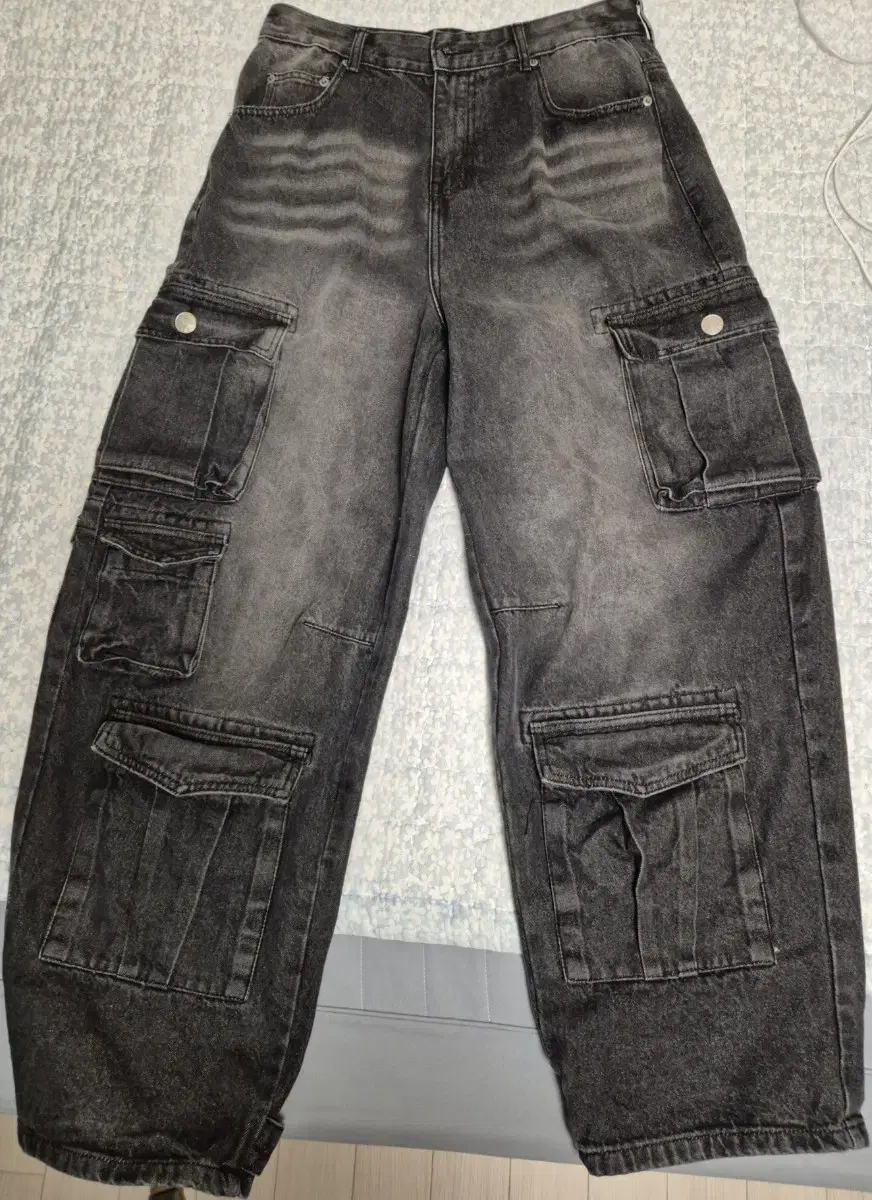 Unused Ripped Wash Wide Cargo Denim Pants