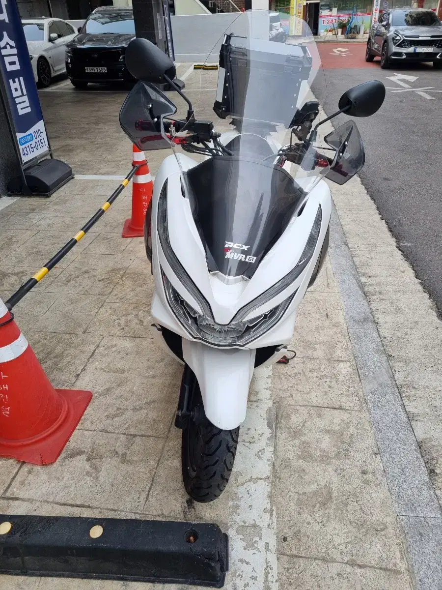 20년식 pcx125 옵션좀되어있는차량 팝니다.