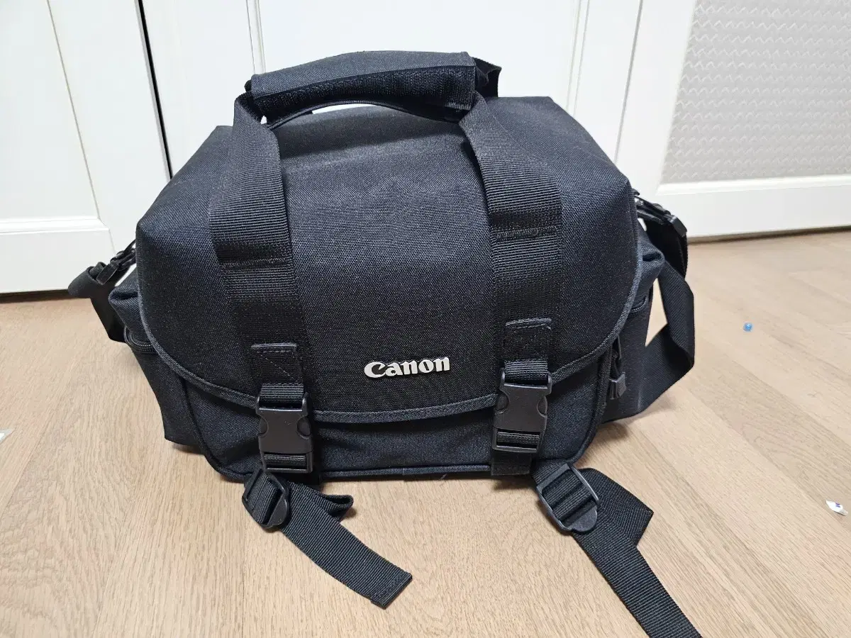 캐논정품 dslr 카메라 가방 거의 새것