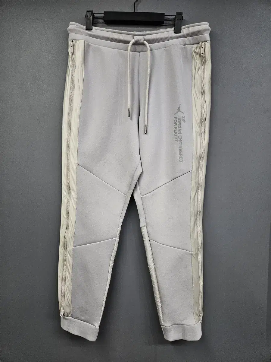 Air Jordan Two-Tone Color Men's Waist 36-38 Banded Jogger Pants