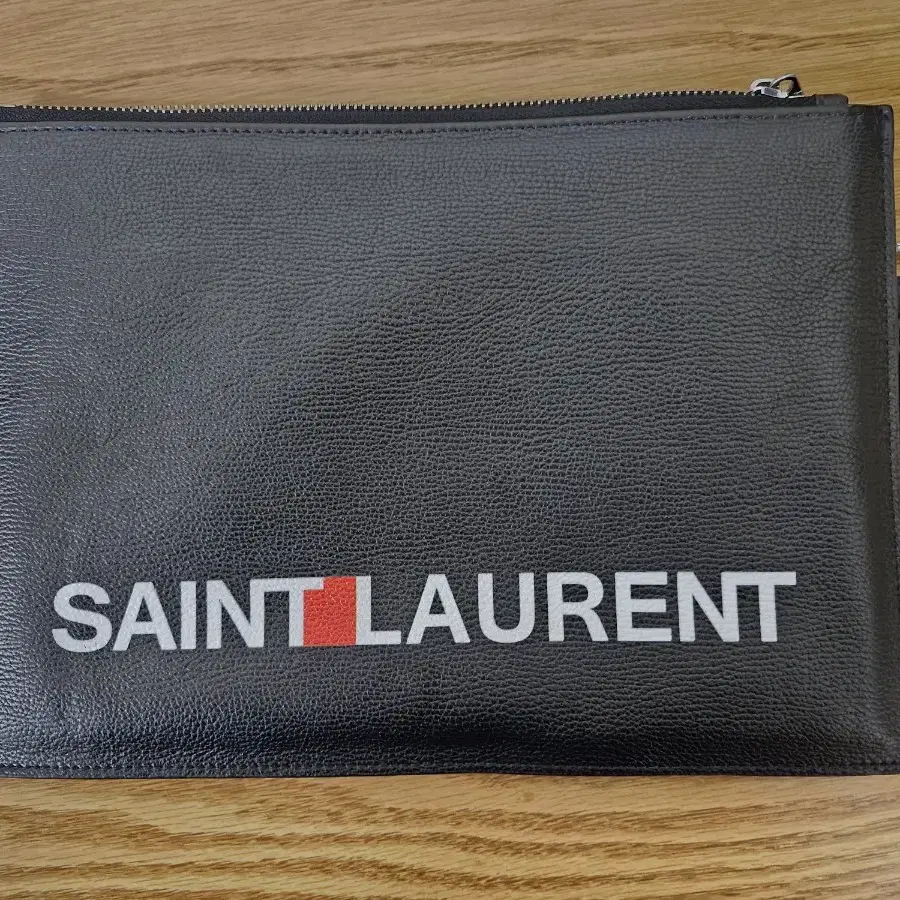 생로랑(SAINT LAURENT) 클러치백 블랙