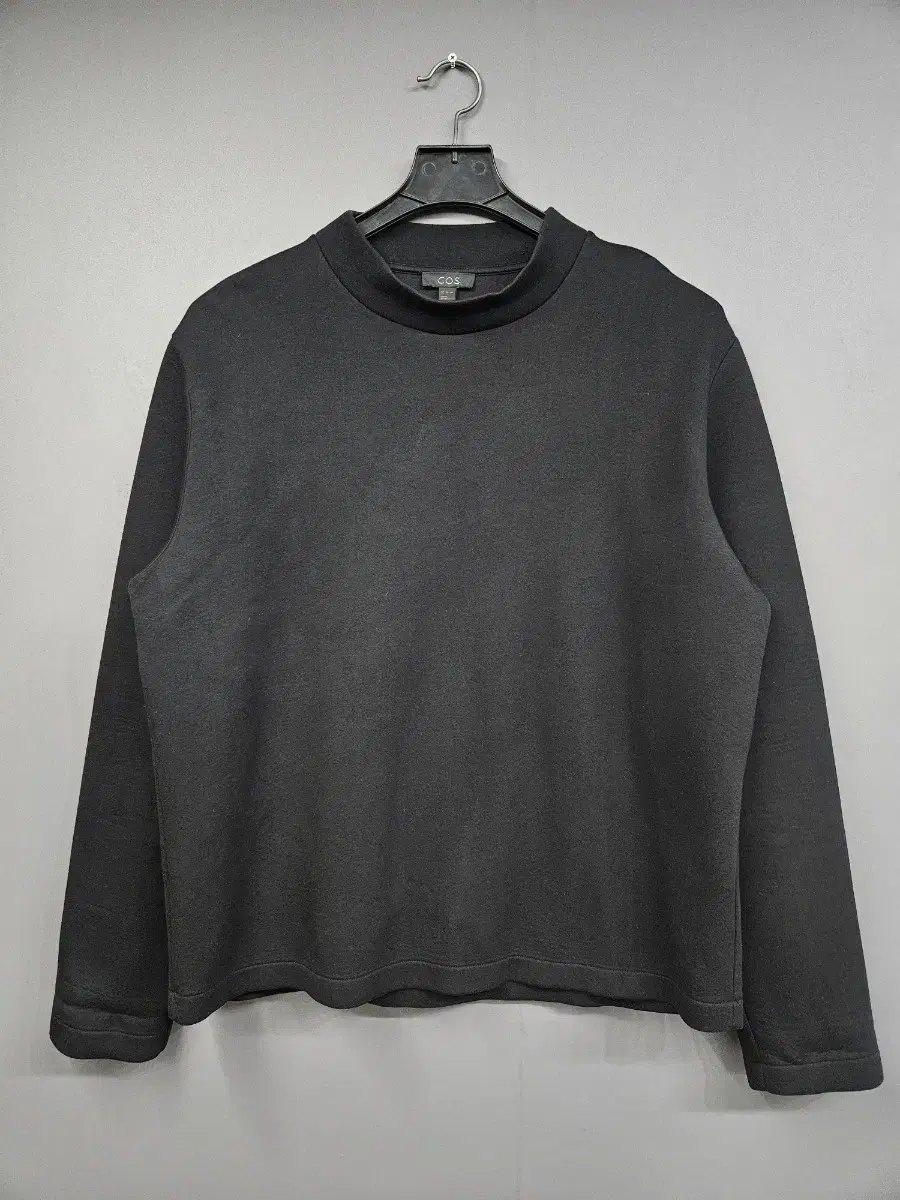 Men's 105 Long Sleeve Tee in Black from Kos