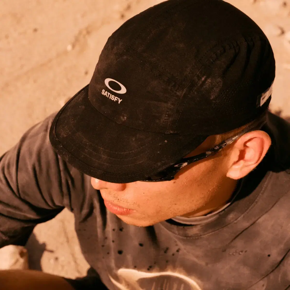 Satisfy x Oakley peaceshell cap