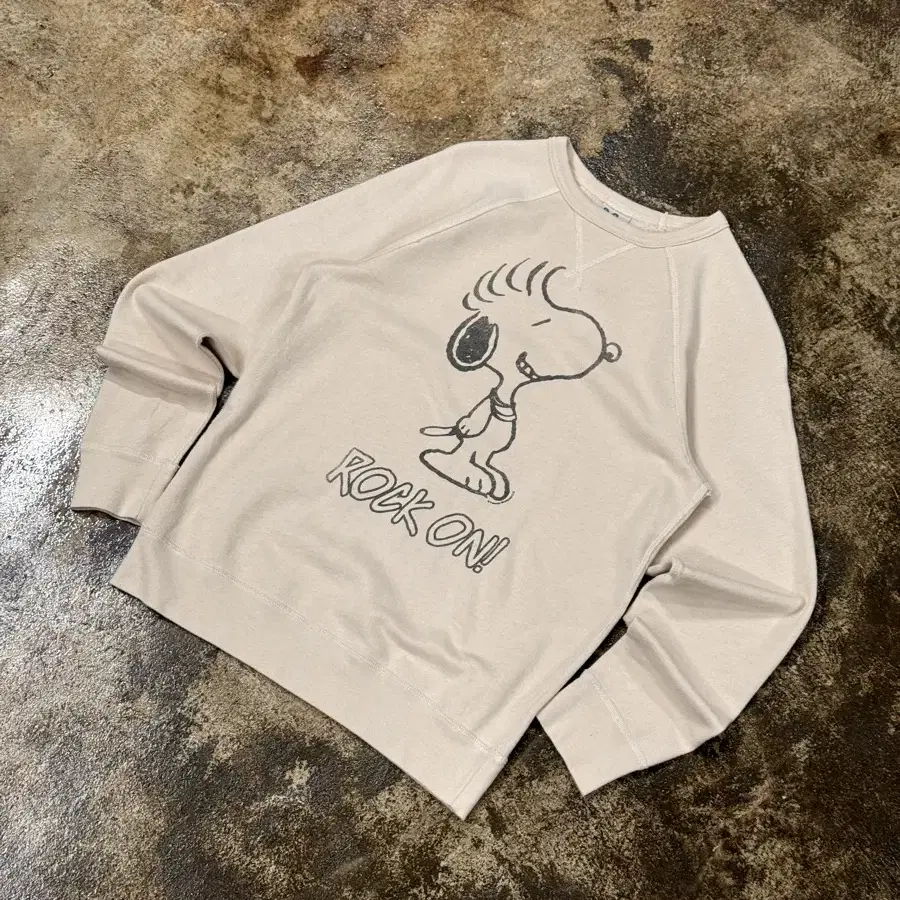 JUNK FOOD snoopy Sweatshirt