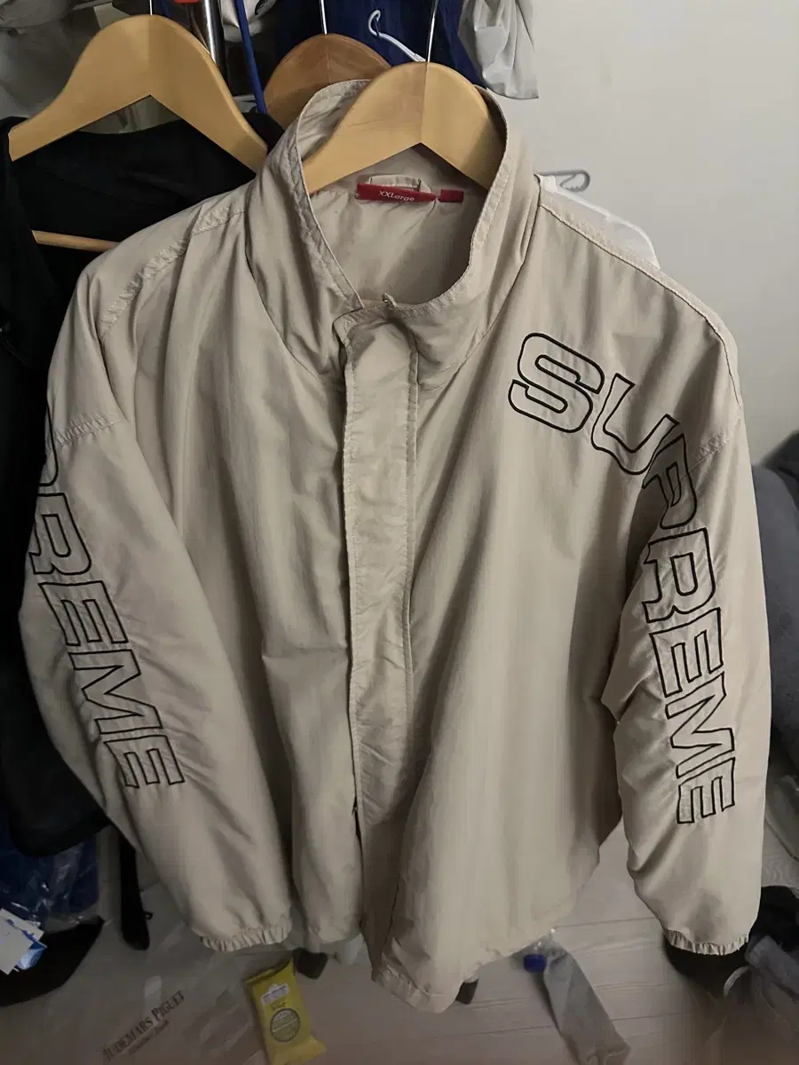 [XXL] Supreme Spellout Track Jacket Sand