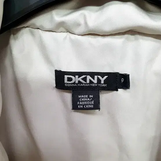 DKNY 여성 하이넥 다운 롱패딩 베이지 S