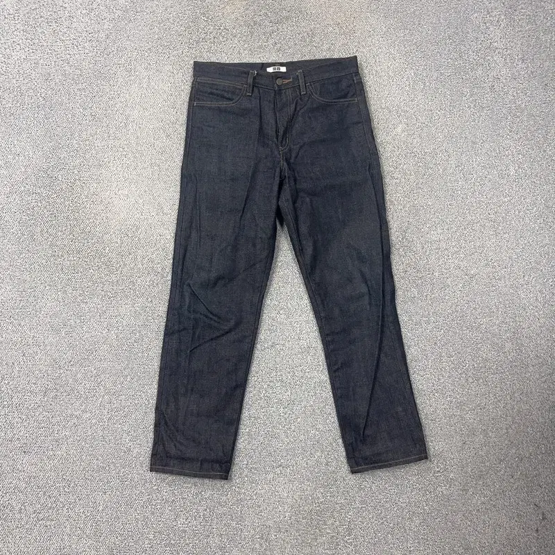 Uniqlo U raw jean jeans denim 30