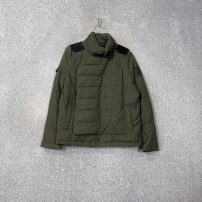 100% MLB San Diego Khaki Quilted Lightweight Padded Jacket