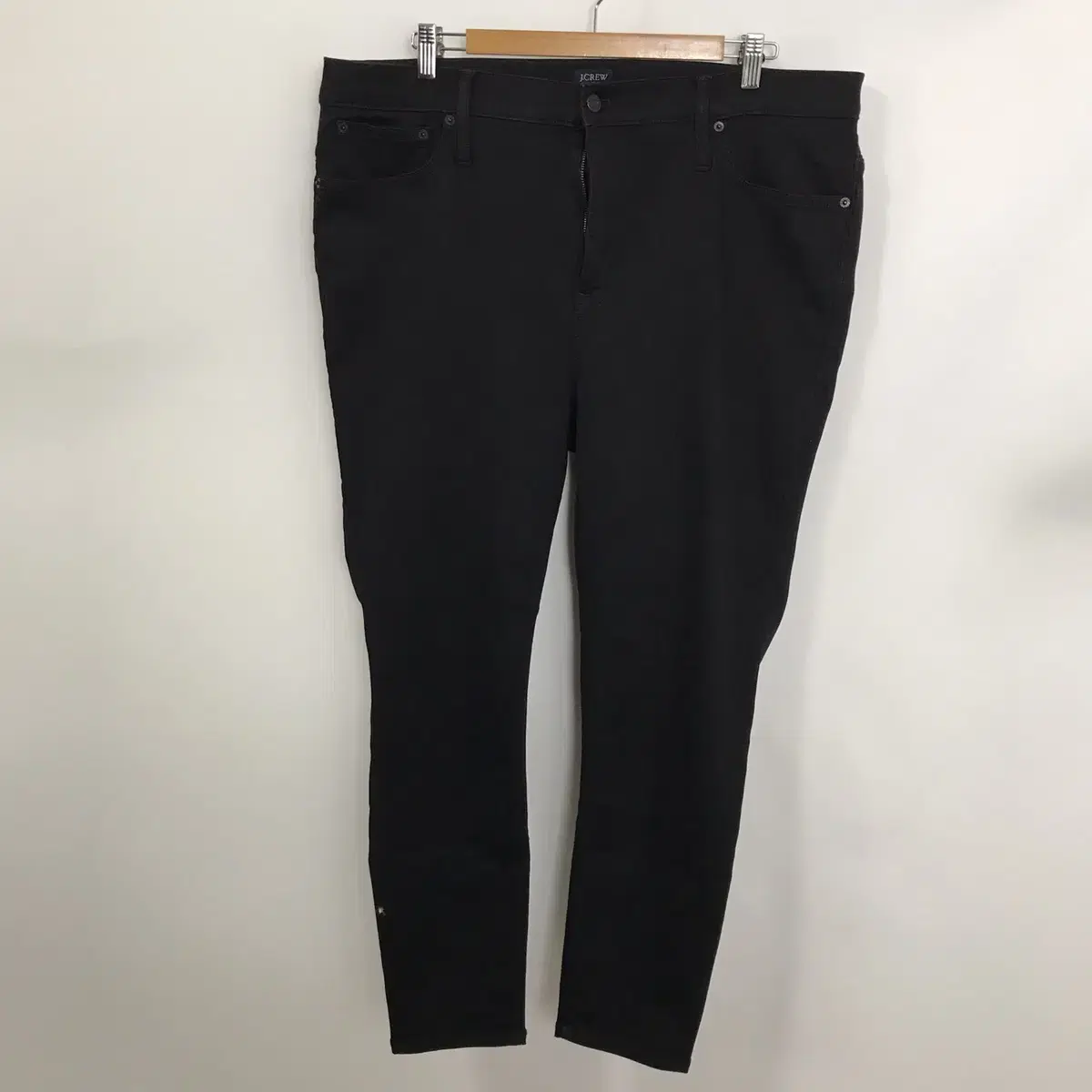 JCrew JCREW black chino pants [38 inches].