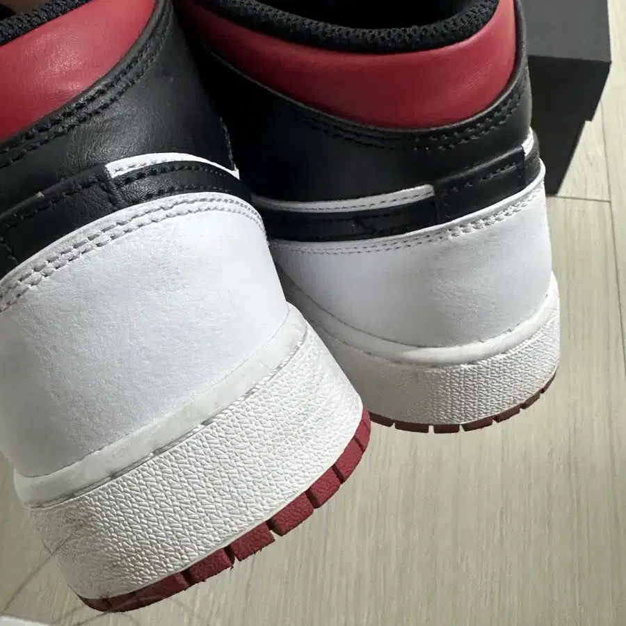 (GS) Jordan 1 Mid White Gym Red 240