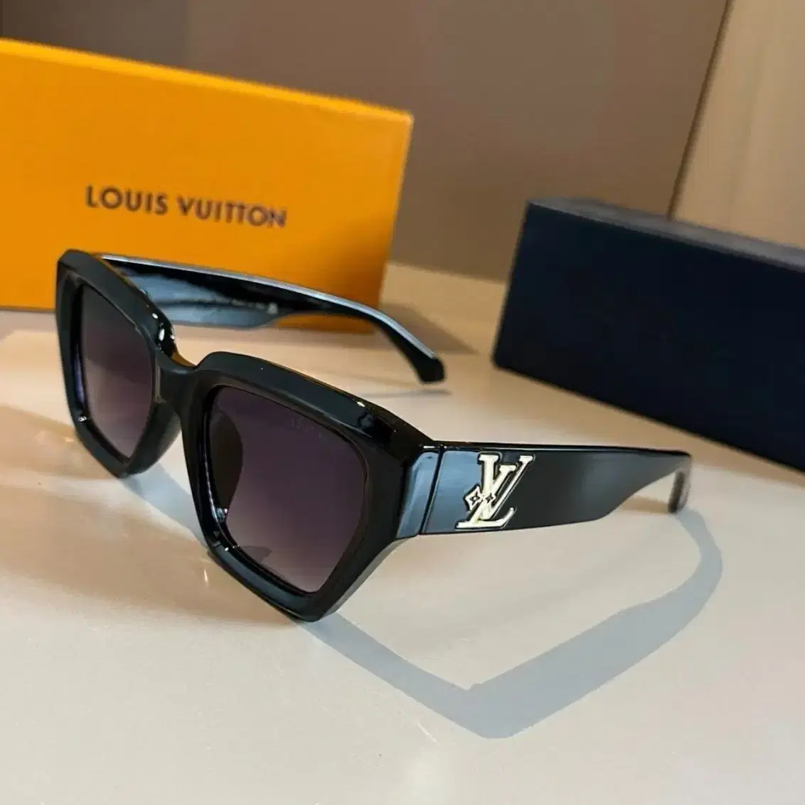 LOUIS VUITTON 루이비통 클래식 선글라스