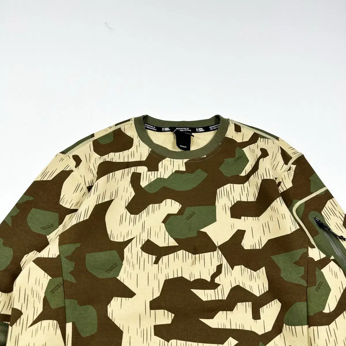 New Era Camo Military Khaki Top (M)