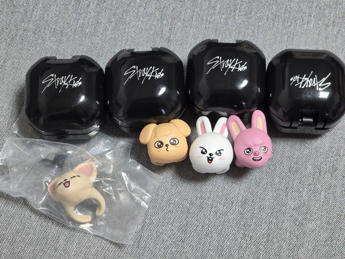 Straykids skzoo Japanese Gacha Rings wts Leavitt Perfume Foxy Piggy