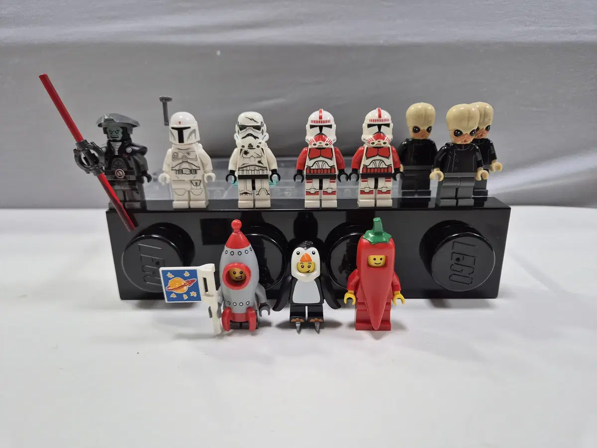 Sell LEGO Star Wars minifigures, Alba minifigures and parts