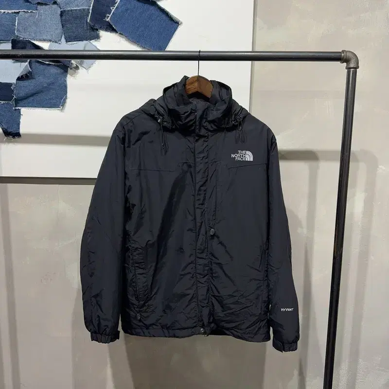 (95) The North Face Mountaineering Outdoor Lightweight Padded Windproof Jacket