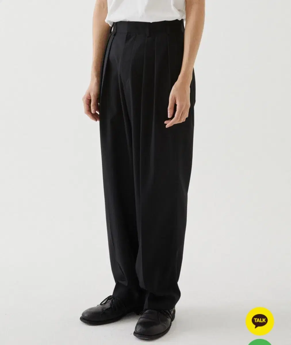 Zuu Homme / 8-Pleated Wide Trousers in Black / L