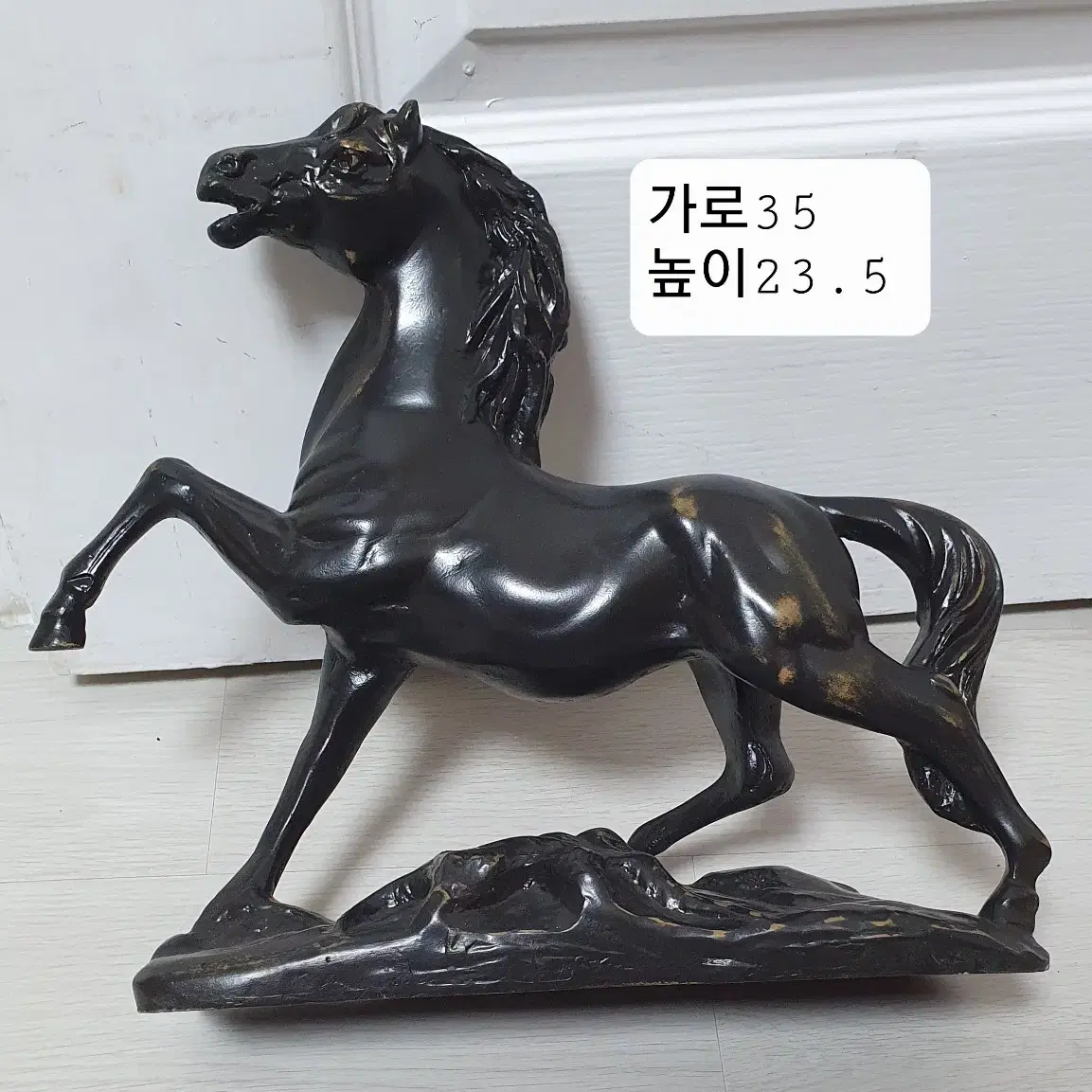 말조각상(말장식품)