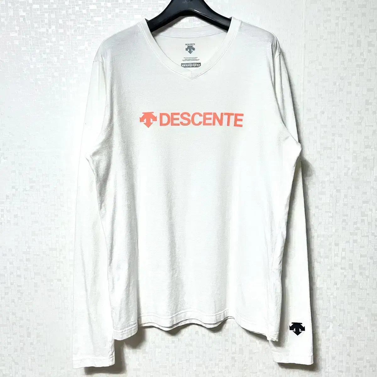 [L,100]Descent V-neck long sleeve tee white