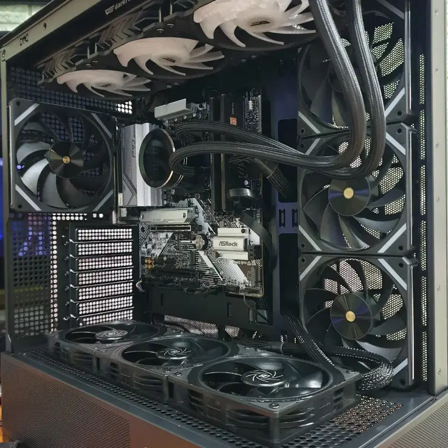 신형 9800X3D RTX4080 Super 컴퓨터 판매