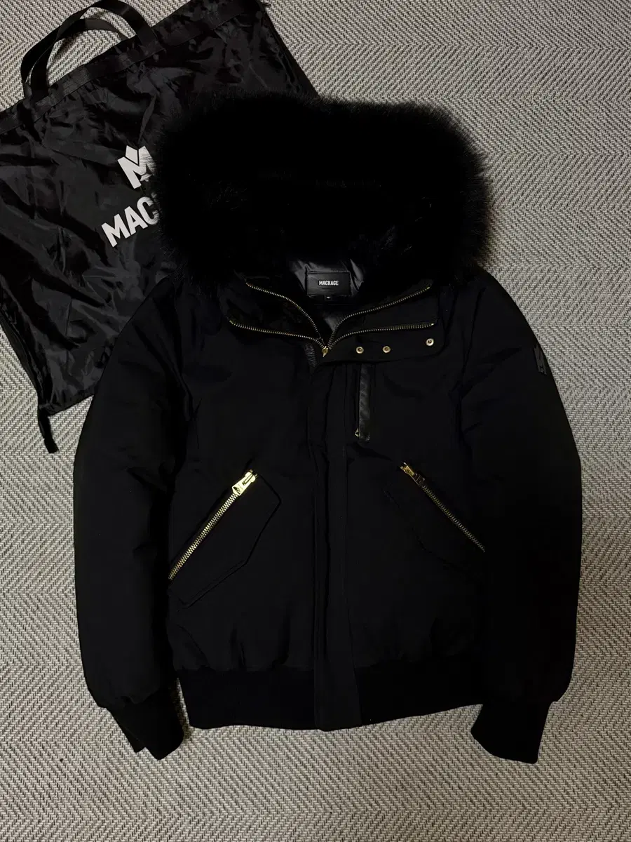 [23Fw,Department Store Edition] McCage Dixon Keum Black Puffer 40Size