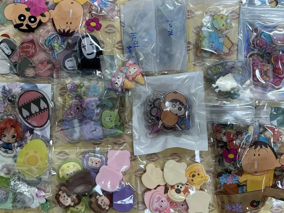 Out of business) acrylic Sell (Changu, Ghibli, Sanrio, Kakkachae, Doraemon, etc.)