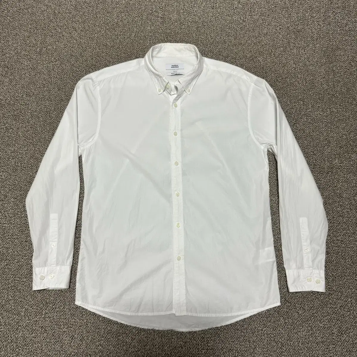 L Gentleman's standard white shirt regular fit