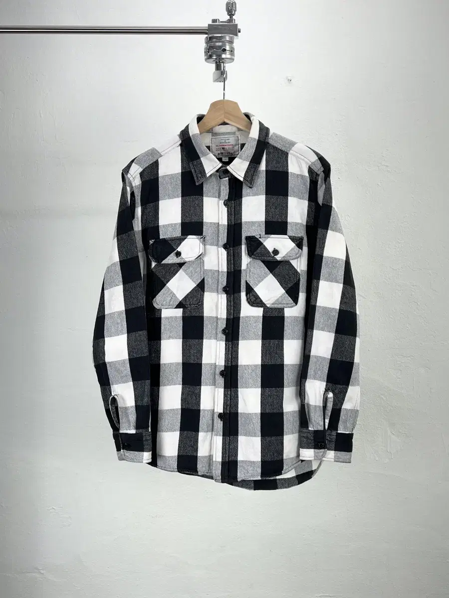 Avirex Checkerboard Twin Pocket kara Shirt