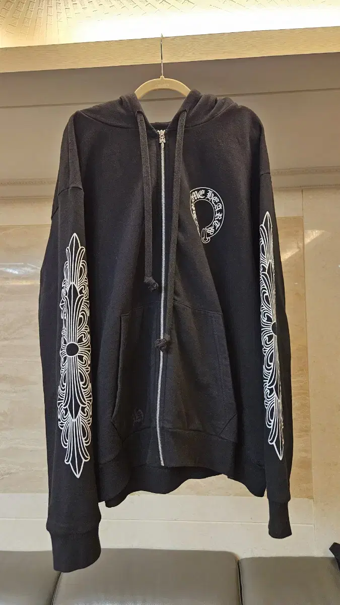 XL Chrome Hearts Horseshoe Hooded Zipper Up (Korean tack, receipt included)