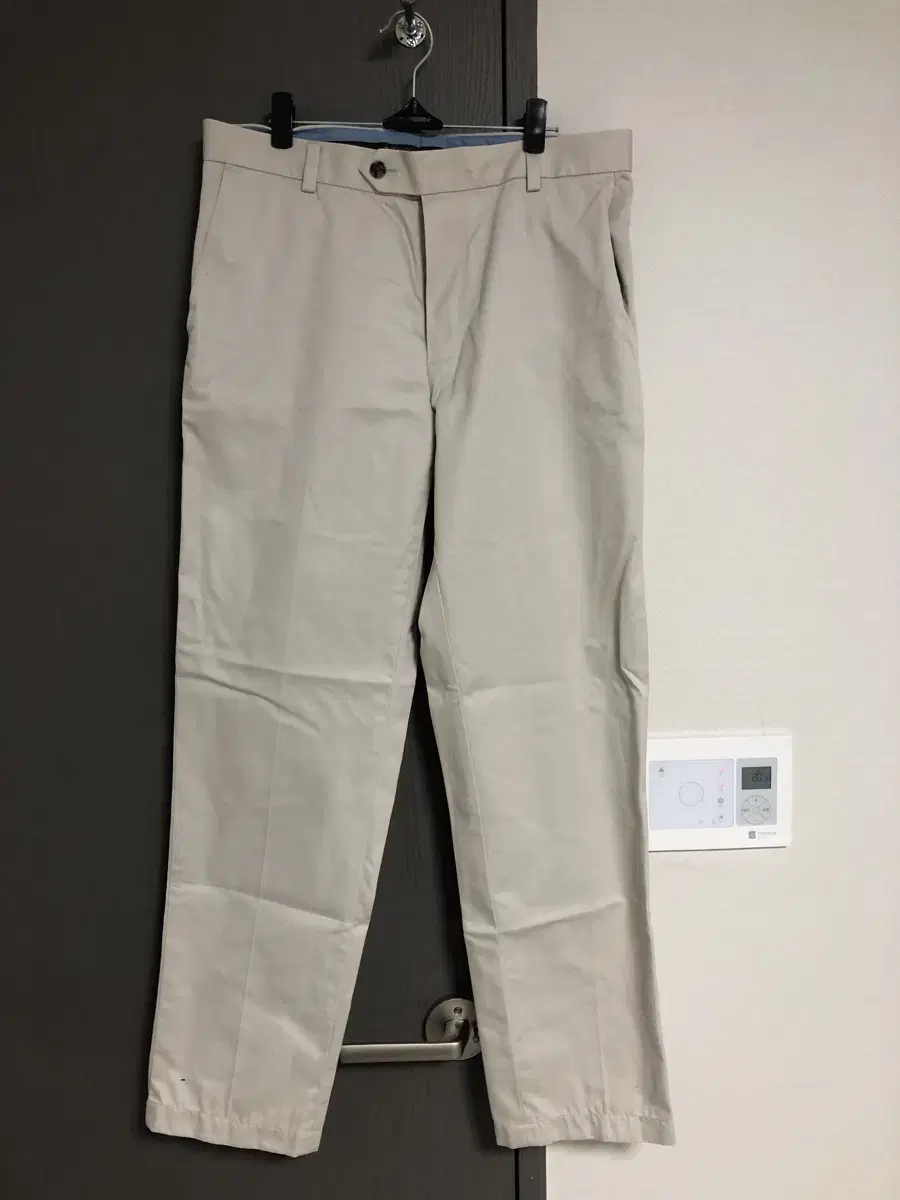 Brooks Brothers Milano Fit Chino 33