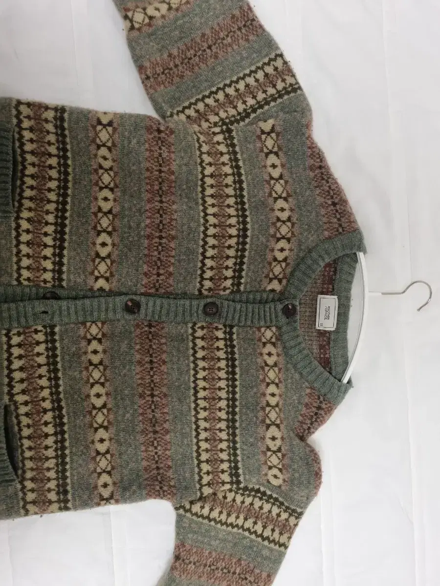 Another Office Grandma Cardigan Size 03