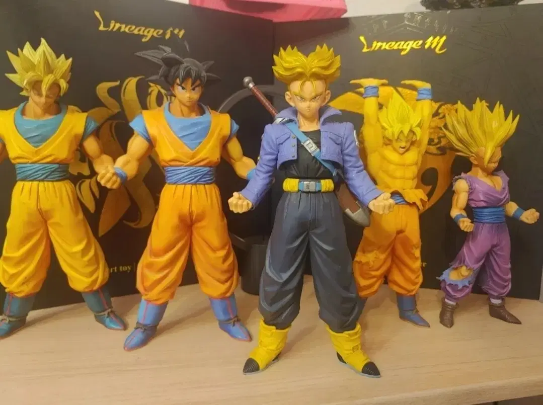 Dragon Ball Figures (Large)