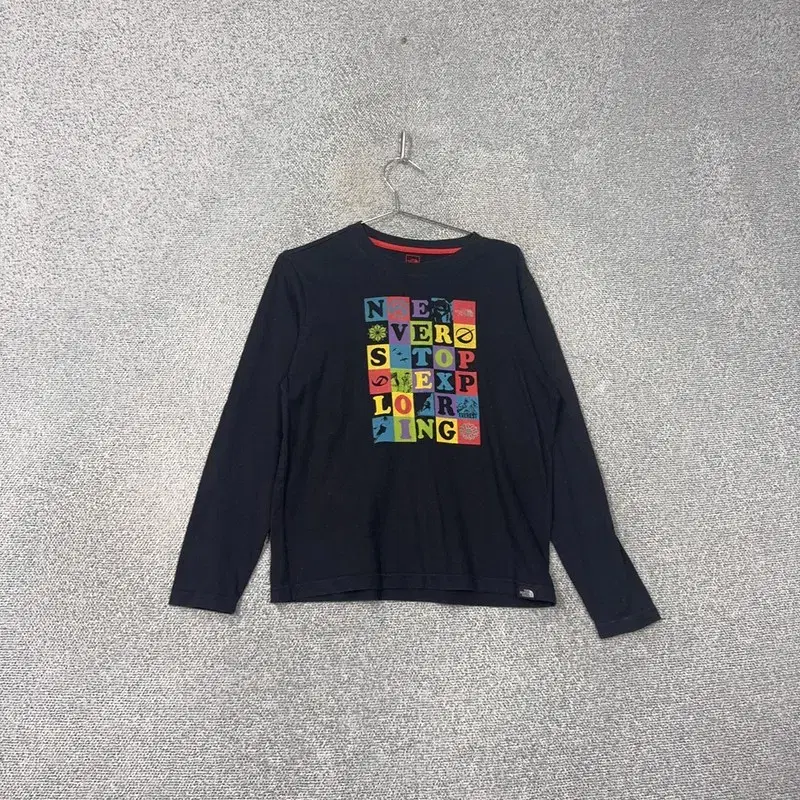 The North Face Printed Navy Long Sleeve Tee M