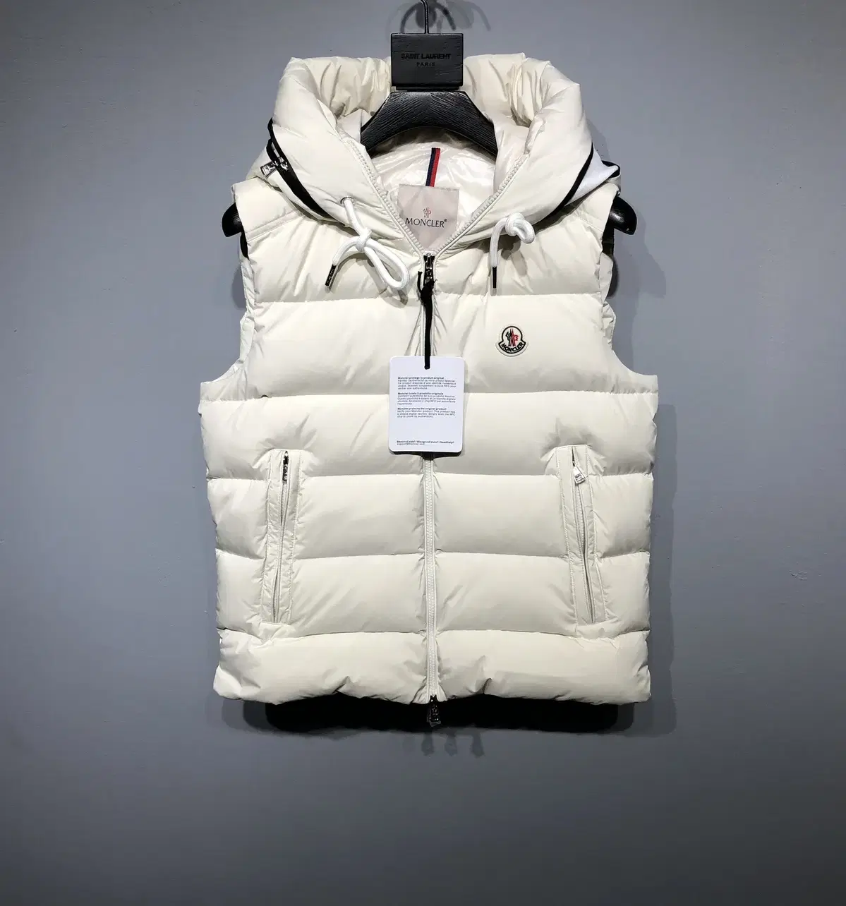 Moncler Tech Hooded Down Vest Padded Jo White