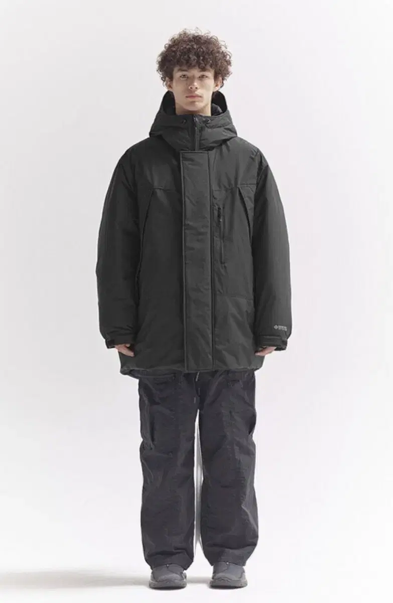 [3] Shape Beaker Monster Parka Black