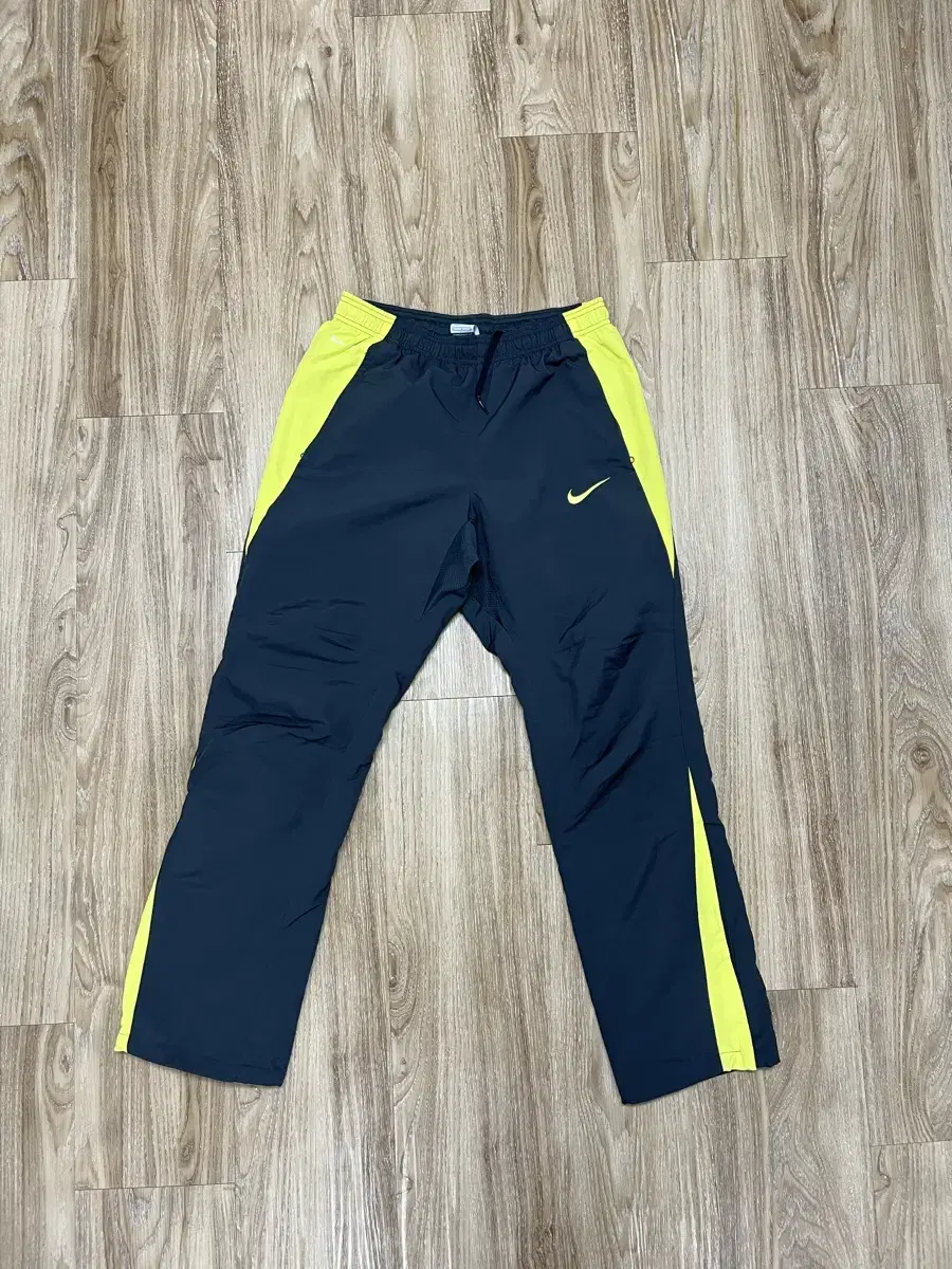 Nike DryFit Track Pants L