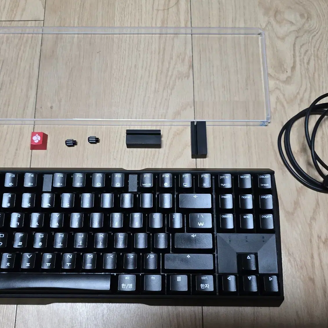 체리 MX BOARD 3.0S TKL RGB 블랙 저소음적축 팝니다.