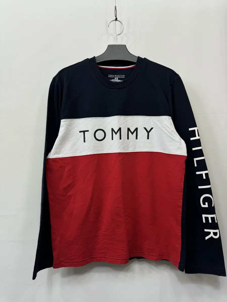 M) Tommy Hilfiger Long Sleeve Tee