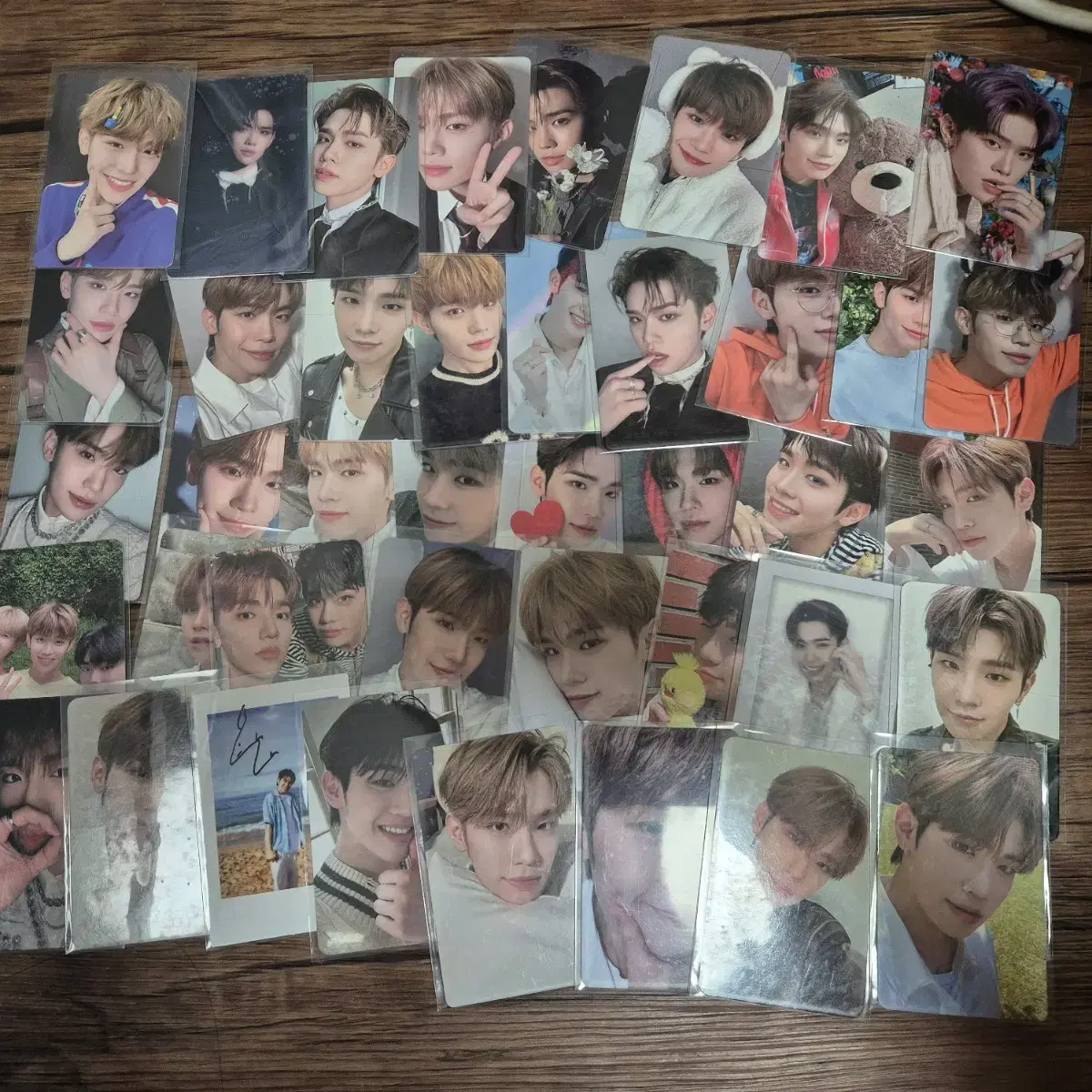 Quick sale kim taerae photocard bulk WTS