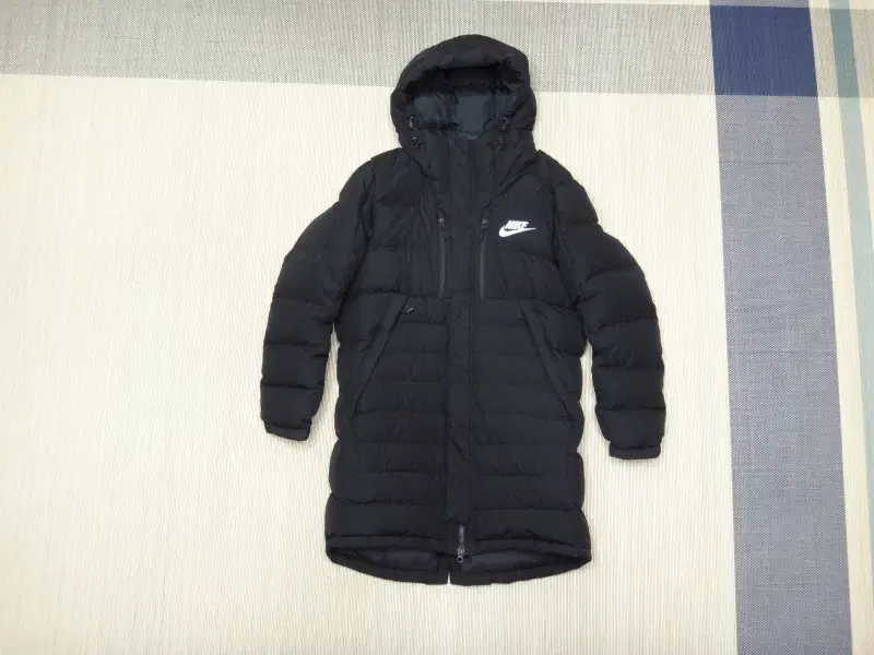 (95) NIKE Men's Down Hooded Parka