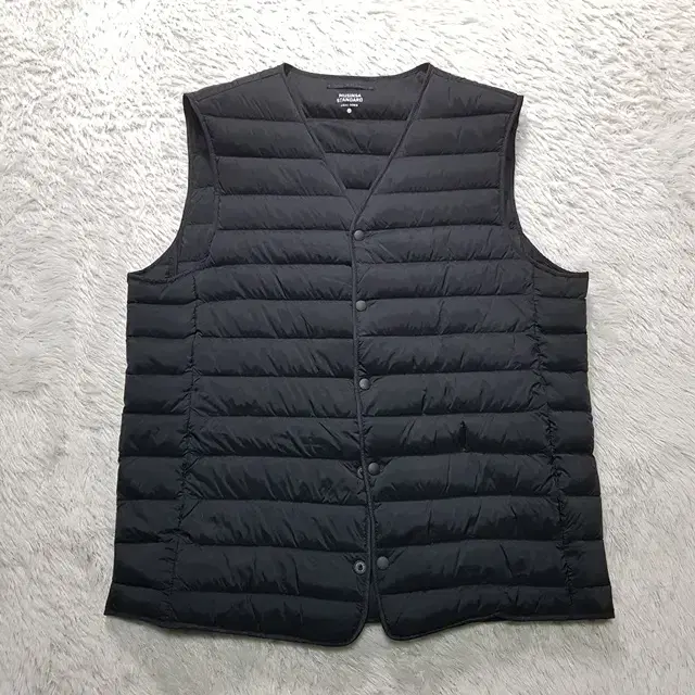 Size L) Unisex Standard Lightweight Down Vest / Like New