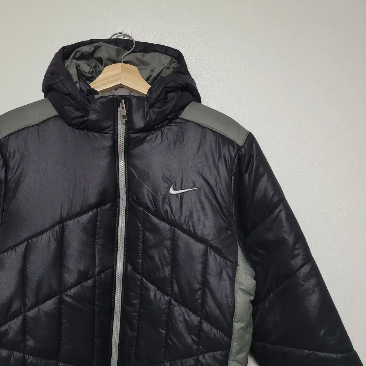 (XL) NIKE Nike Vintage Swoosh Black Grey Padded Jacket