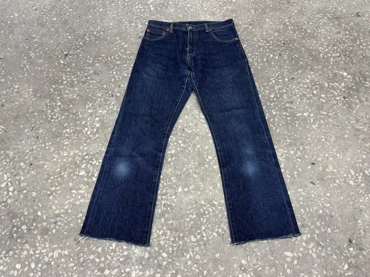 [517] Levi's Bootcut Jeans