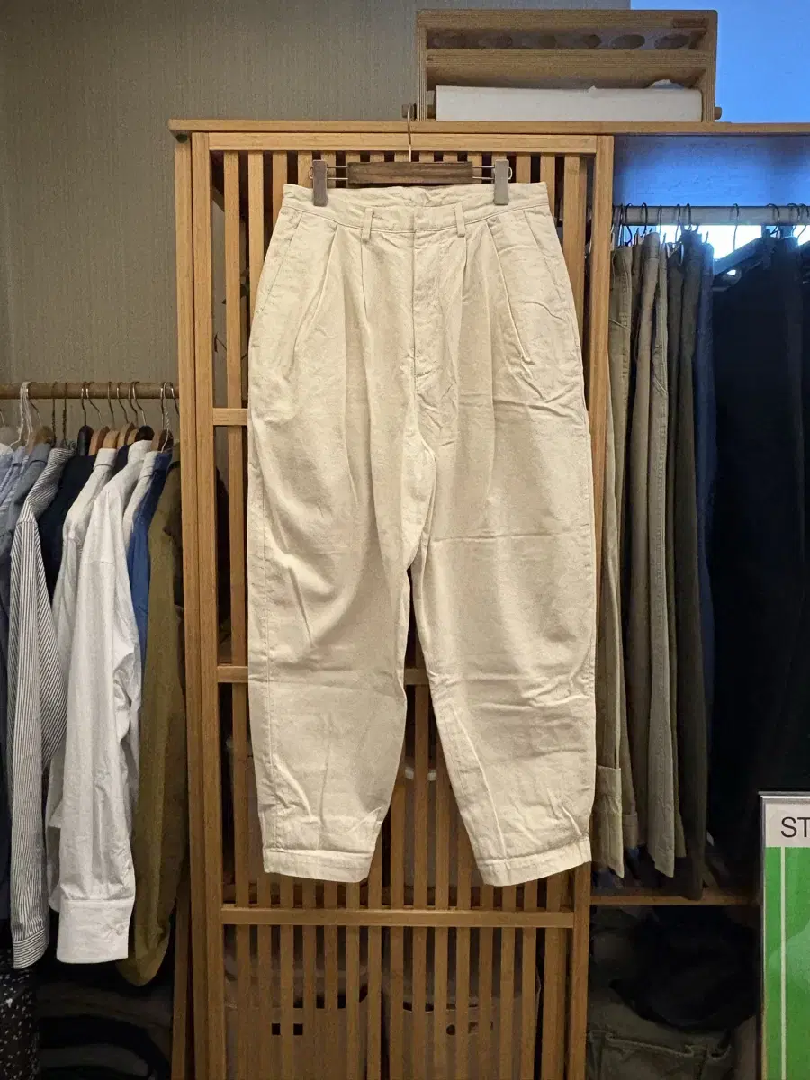 Dulcamara Ekru cotton e.ji pants