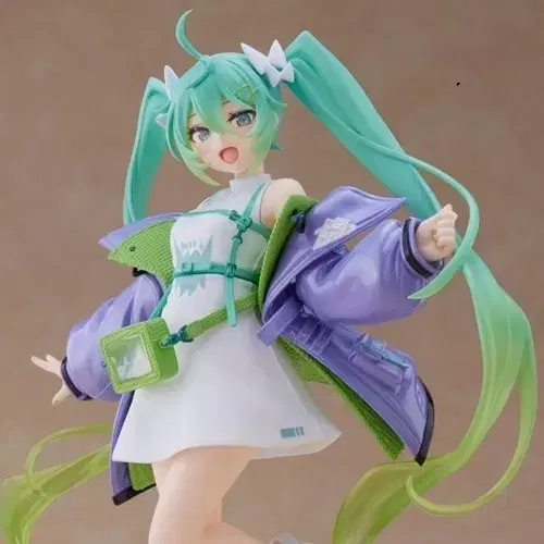 TAITO Vocaloid Hatsune Miku Fashion Sporty Ver. Figures